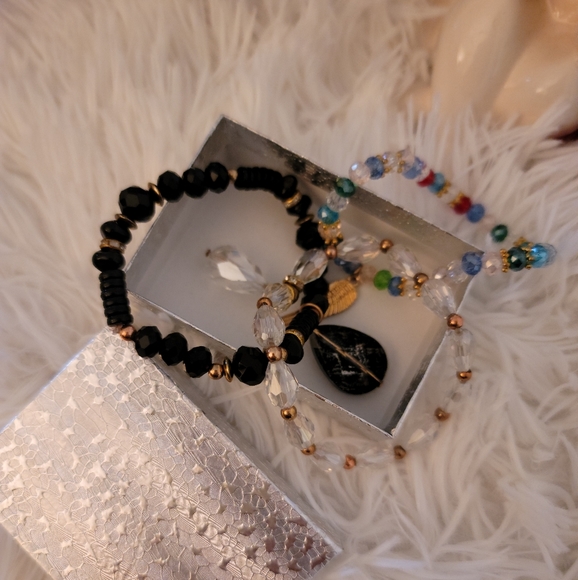 Lot of 3 Stretch Charm Bracelets - Black, Clear & Multi Colored - Picture 5 of 5